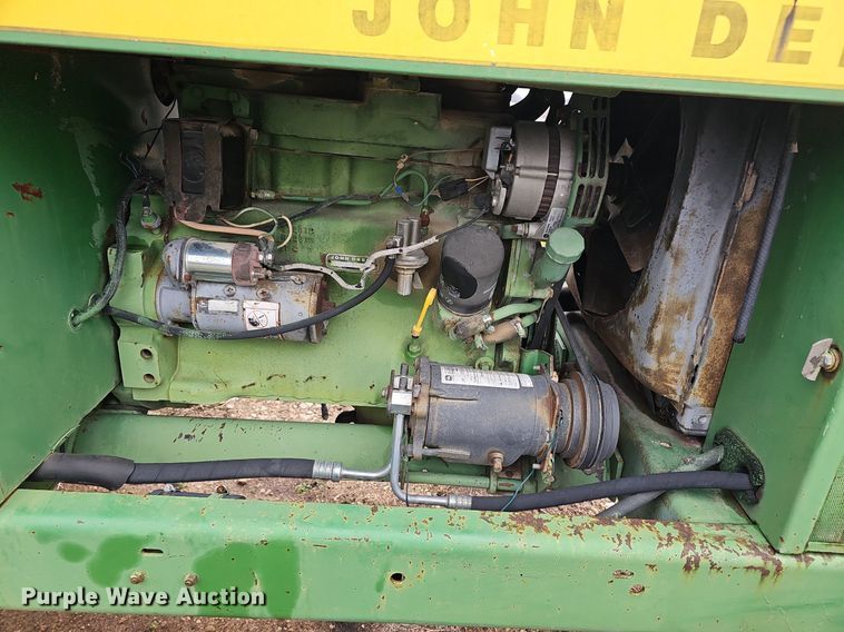image for item NE9344 1981 John Deere 2280  swather / windrower