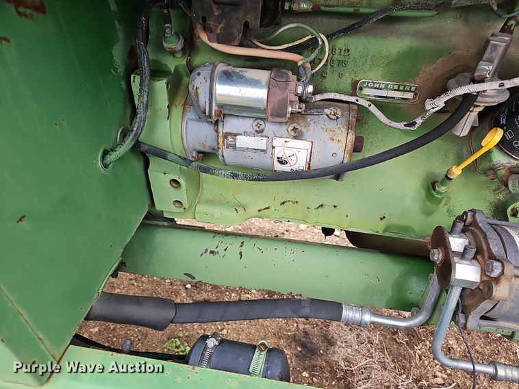 image for item NE9344 1981 John Deere 2280  swather / windrower