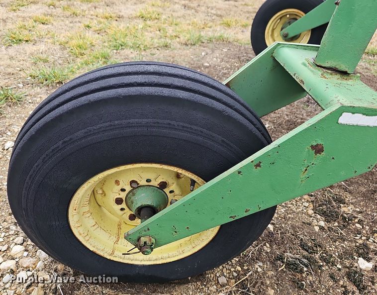 image for item NE9344 1981 John Deere 2280  swather / windrower