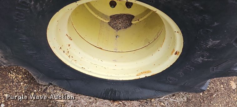 image for item NE9344 1981 John Deere 2280  swather / windrower