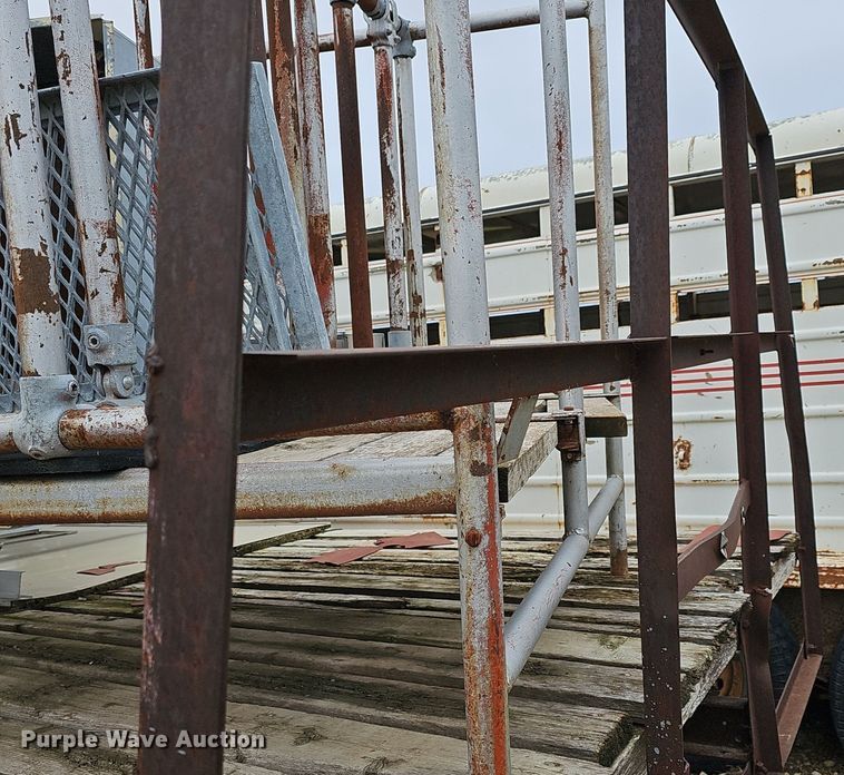 image for item NE9346 Hay wagon