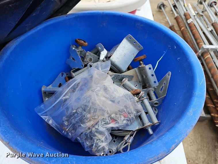 image for item NE9348 (28) garage door panels