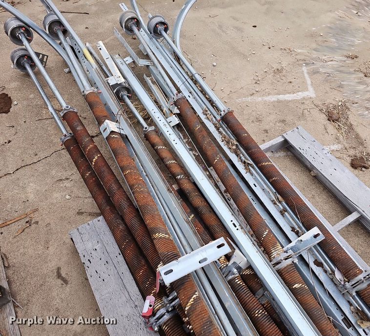 image for item NE9348 (28) garage door panels