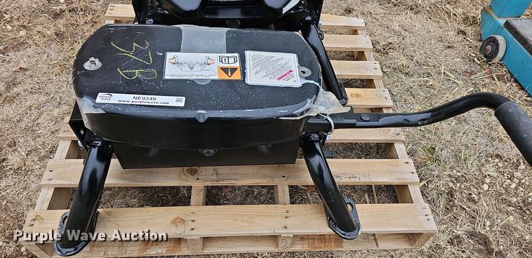 image for item NE9349 Ford AG  fifth wheel hitch