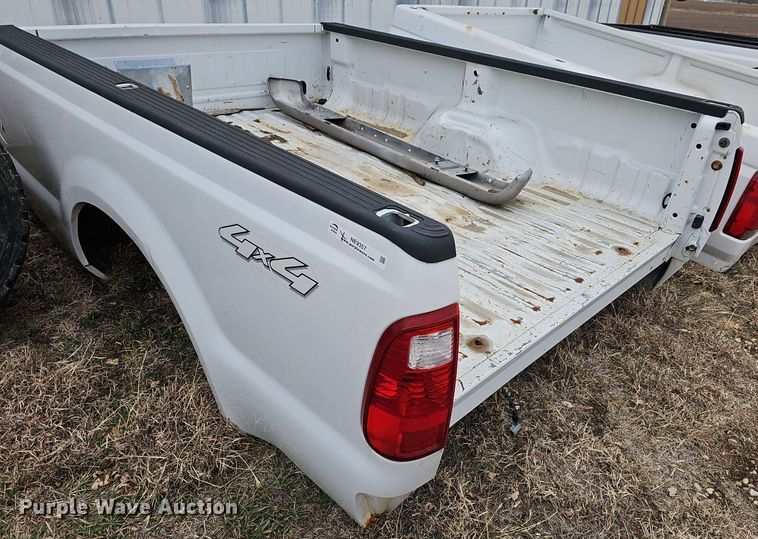 image for item NE9357 Pickup truck bed