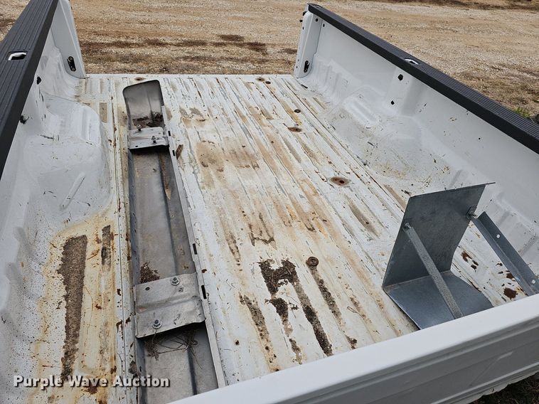 image for item NE9357 Pickup truck bed