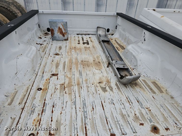 image for item NE9357 Pickup truck bed