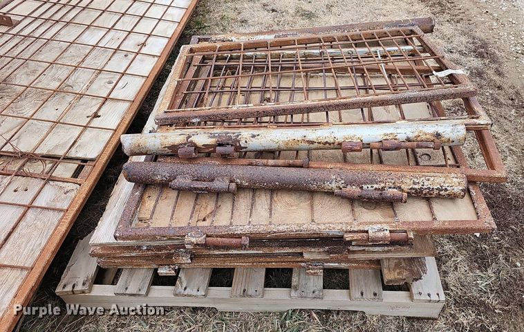 image for item NE9363 Panels and gates