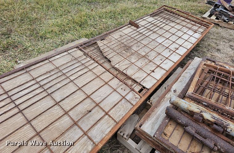 image for item NE9363 Panels and gates