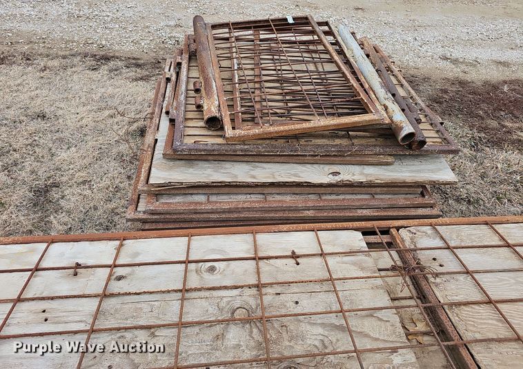 image for item NE9363 Panels and gates