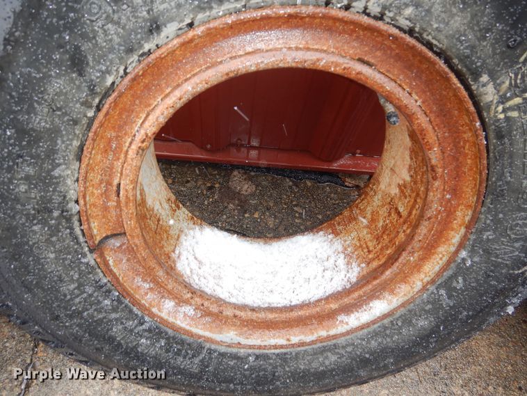 image for item NE9382 Used tires and wheels