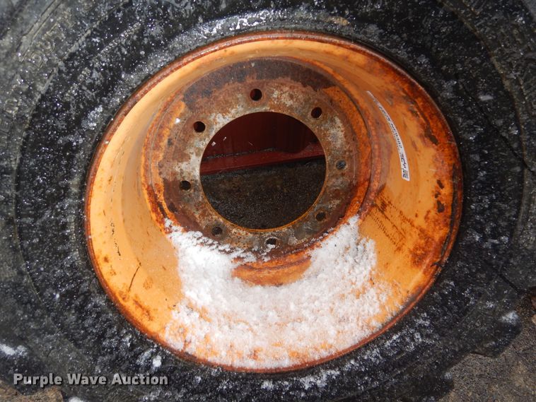 image for item NE9382 Used tires and wheels