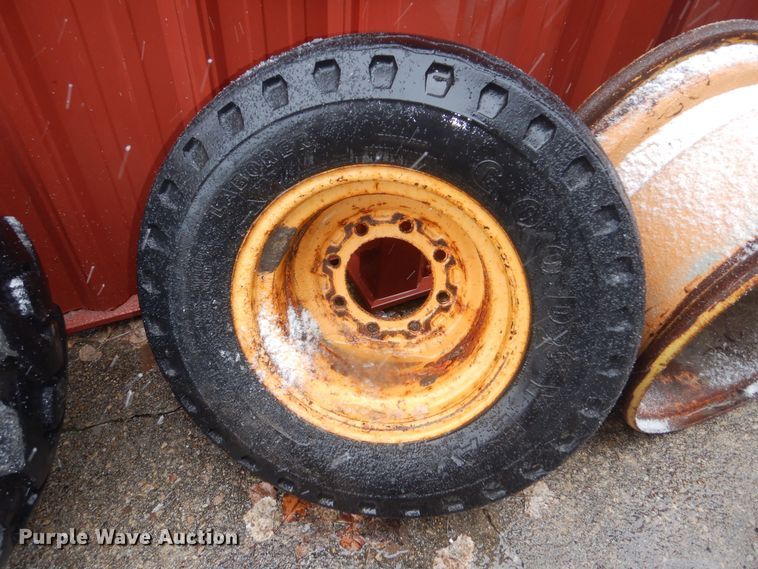 image for item NE9382 Used tires and wheels