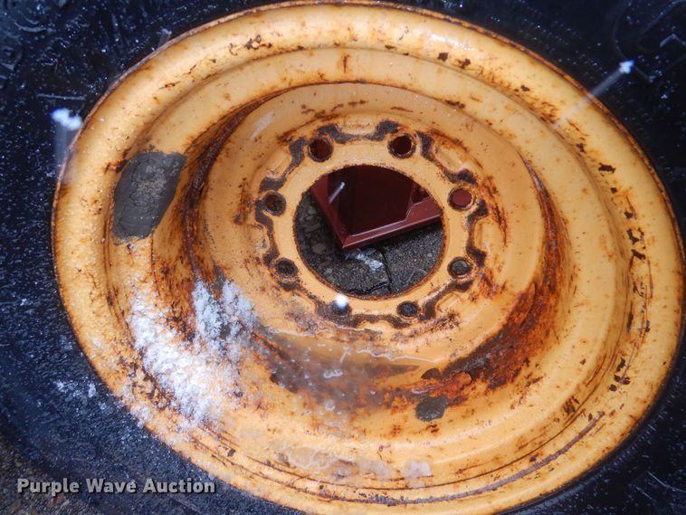 image for item NE9382 Used tires and wheels