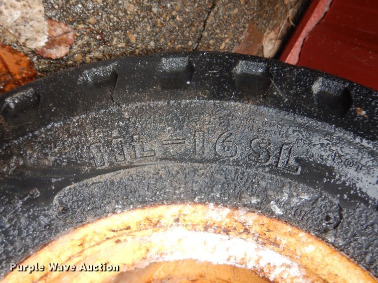 image for item NE9382 Used tires and wheels