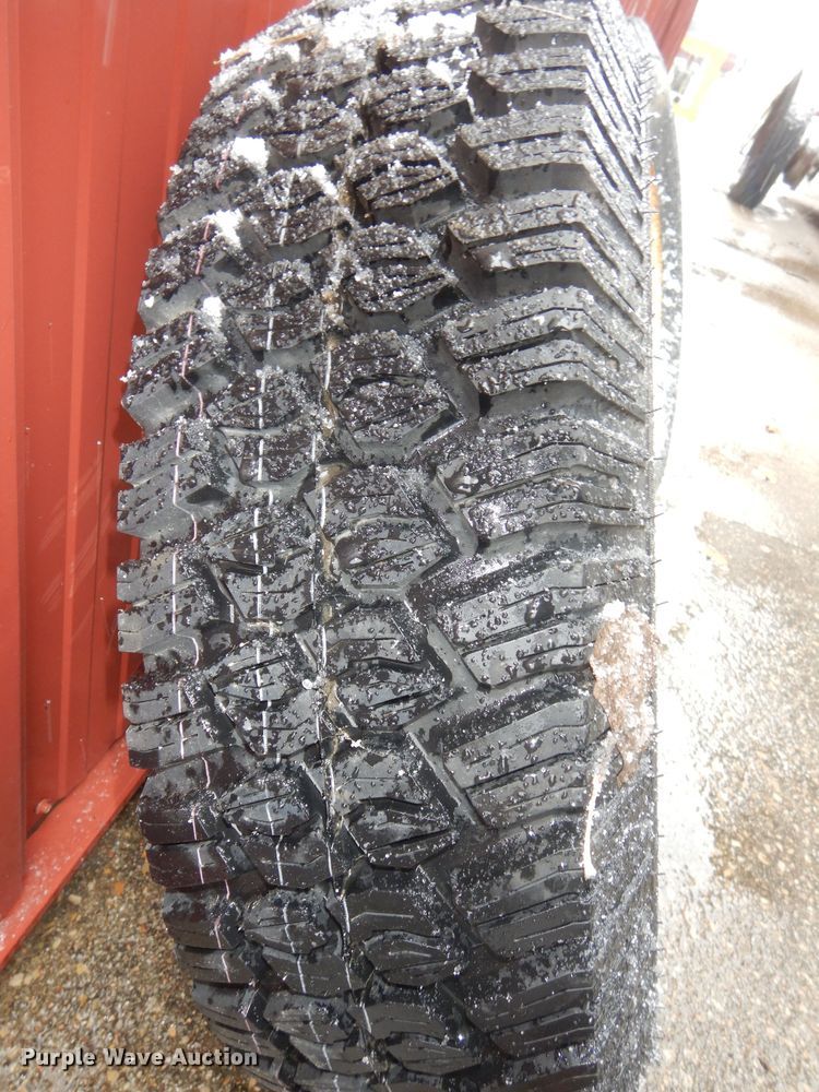 image for item NE9382 Used tires and wheels