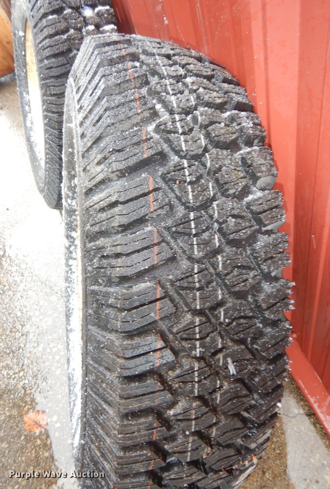 image for item NE9382 Used tires and wheels