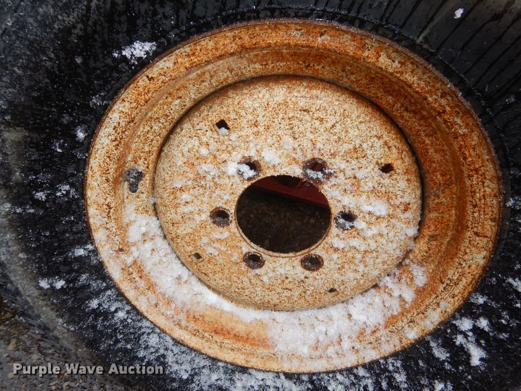 image for item NE9382 Used tires and wheels