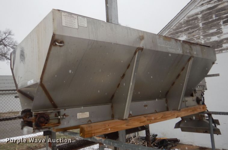 image for item NE9383 V-box spreader