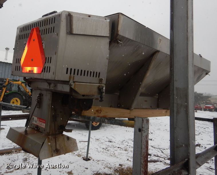 image for item NE9383 V-box spreader