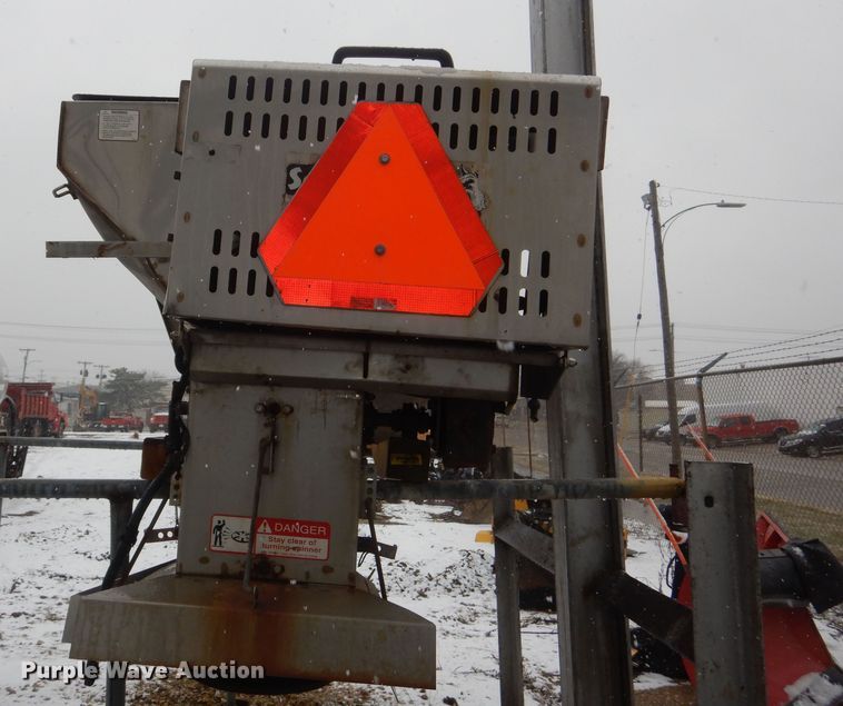 image for item NE9383 V-box spreader