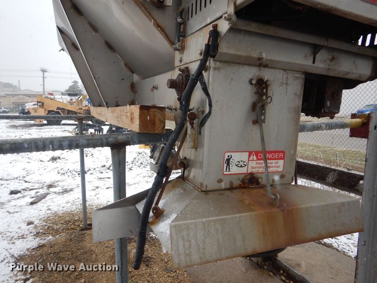 image for item NE9383 V-box spreader