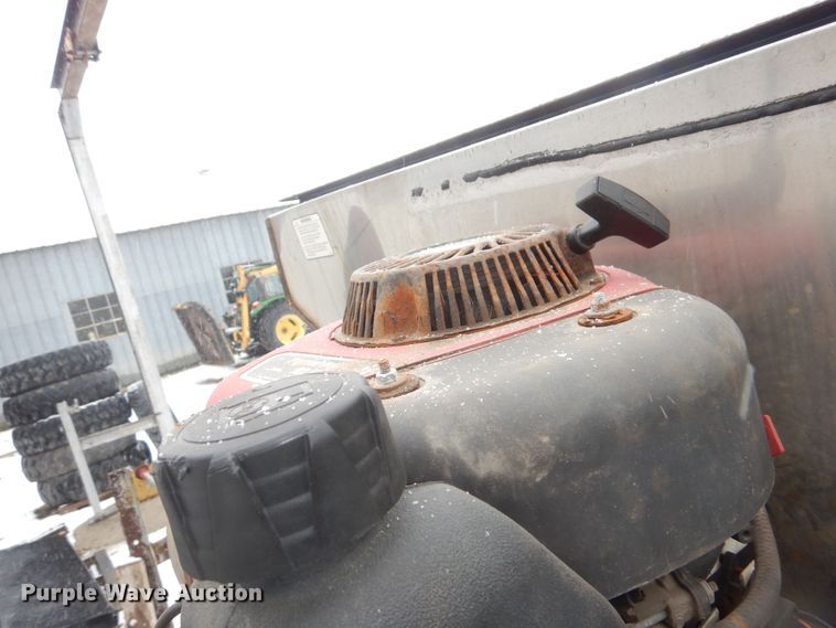 image for item NE9383 V-box spreader