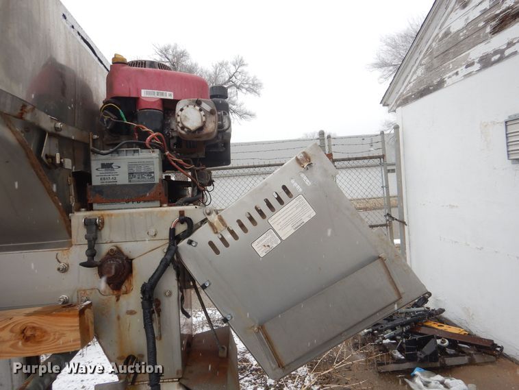 image for item NE9383 V-box spreader