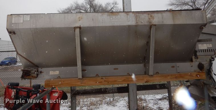 image for item NE9383 V-box spreader