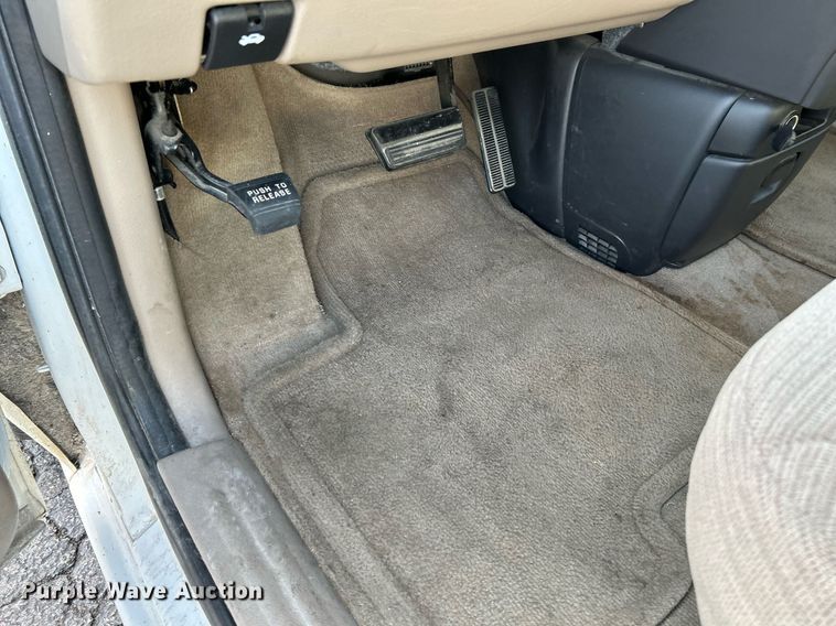 image for item NE9680 2003 Chevrolet Venture  van