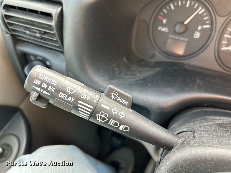 image for item NE9680 2003 Chevrolet Venture  van