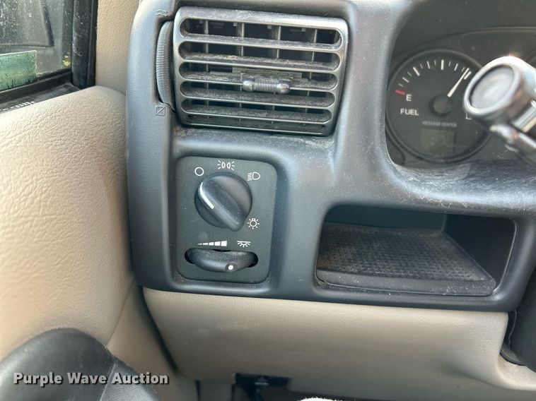 image for item NE9680 2003 Chevrolet Venture  van