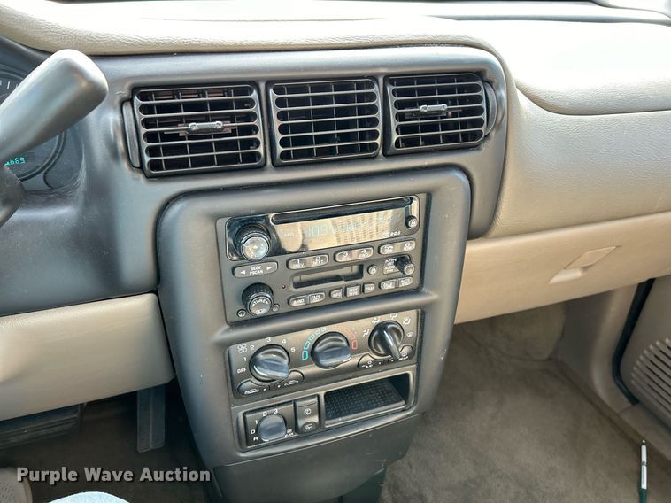 image for item NE9680 2003 Chevrolet Venture  van