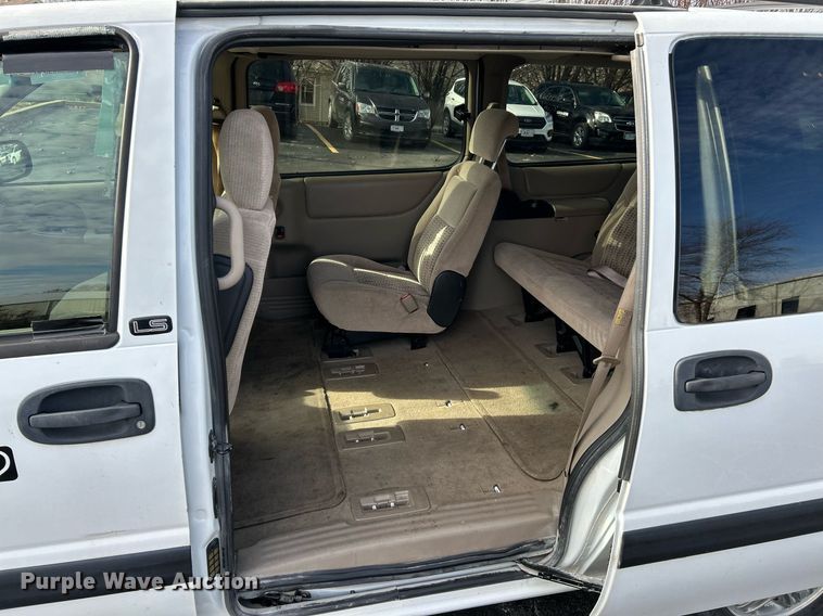 image for item NE9680 2003 Chevrolet Venture  van