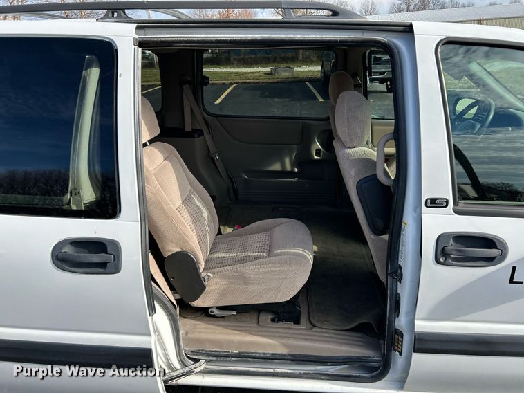 image for item NE9680 2003 Chevrolet Venture  van