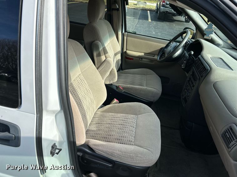 image for item NE9680 2003 Chevrolet Venture  van