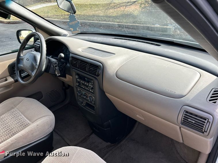 image for item NE9680 2003 Chevrolet Venture  van