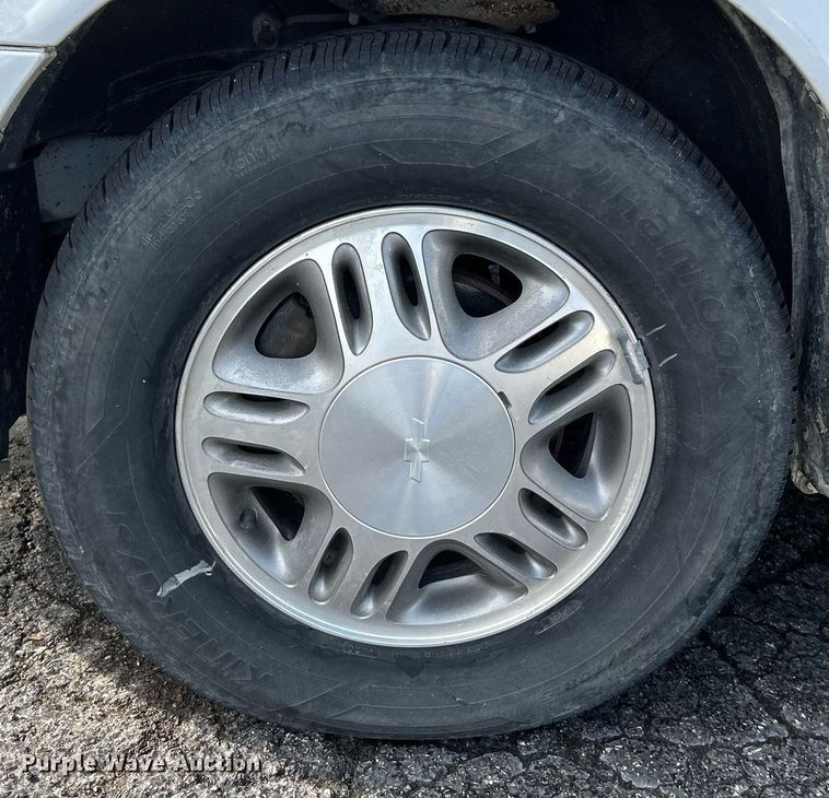 image for item NE9680 2003 Chevrolet Venture  van