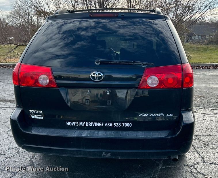 image for item NE9681 2009 Toyota Sienna LE  van