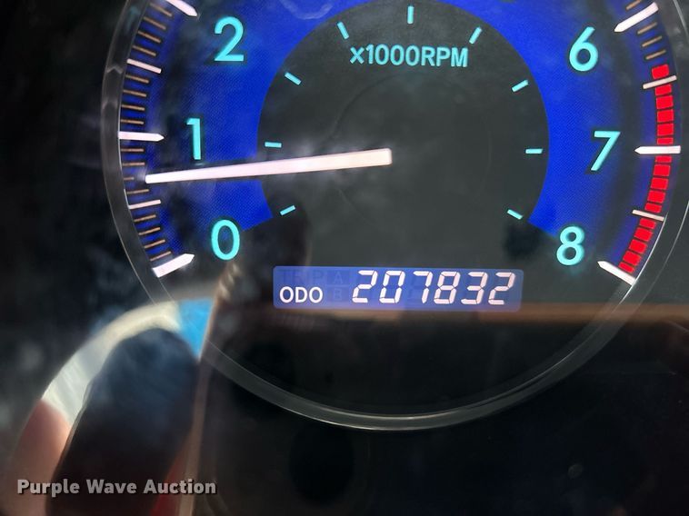 image for item NE9681 2009 Toyota Sienna LE  van