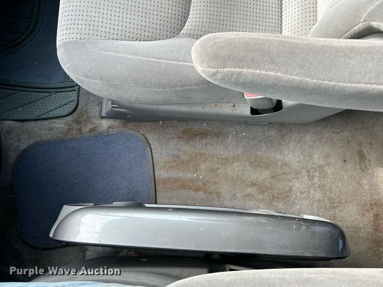 image for item NE9681 2009 Toyota Sienna LE  van