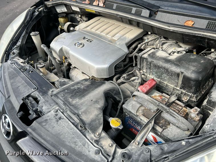 image for item NE9681 2009 Toyota Sienna LE  van