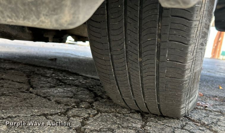 image for item NE9681 2009 Toyota Sienna LE  van