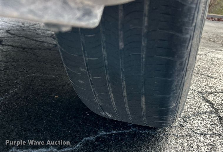 image for item NE9681 2009 Toyota Sienna LE  van