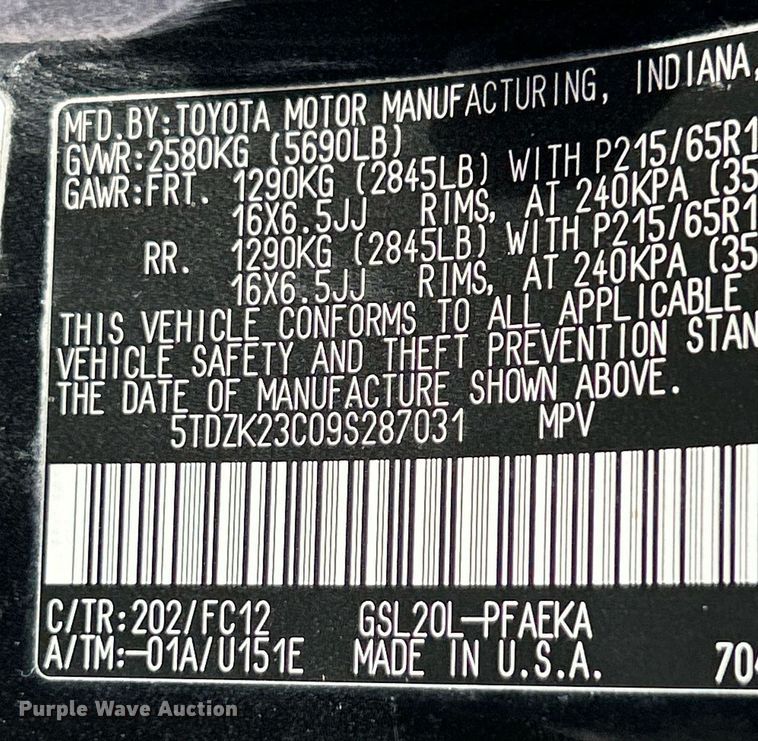 image for item NE9681 2009 Toyota Sienna LE  van