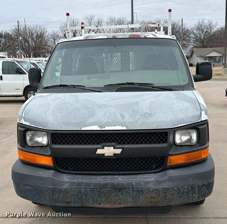 image for item NI9653 2007 Chevrolet Express 2500 van
