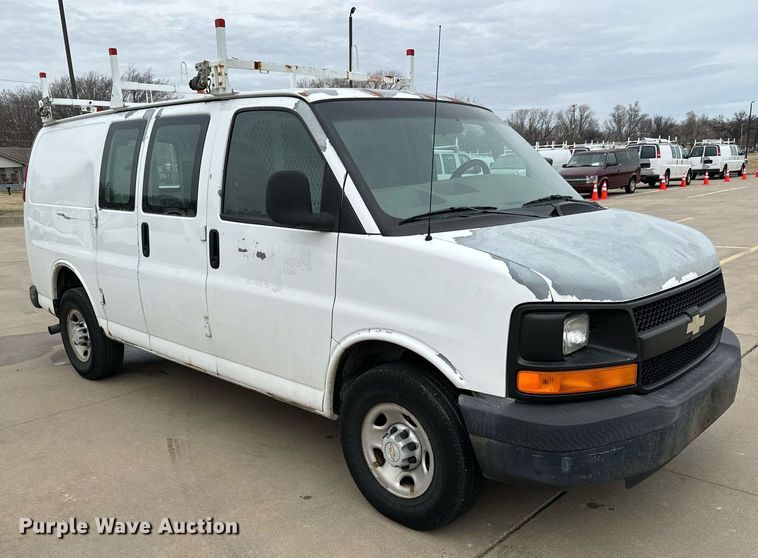 image for item NI9653 2007 Chevrolet Express 2500 van