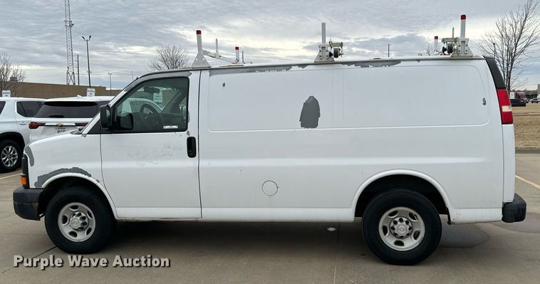 image for item NI9653 2007 Chevrolet Express 2500 van