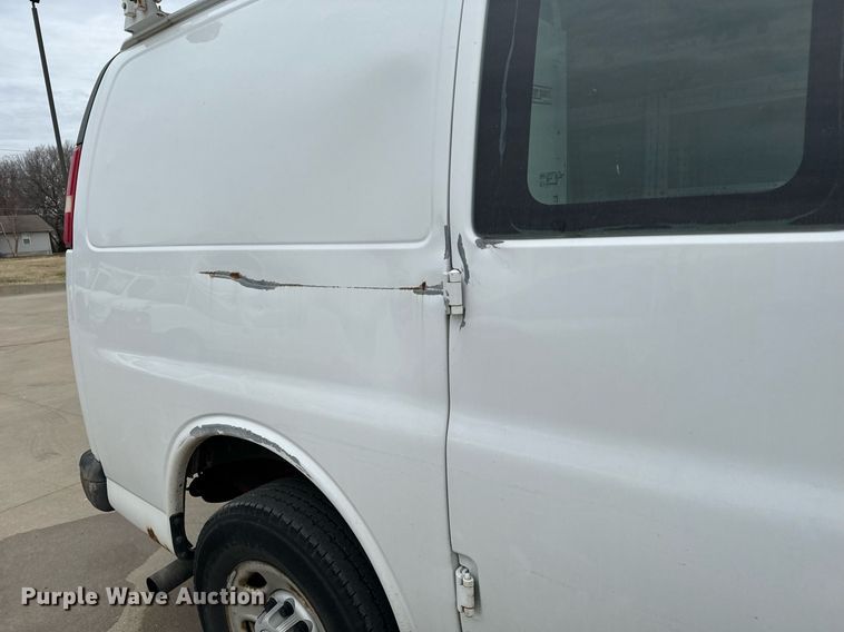 image for item NI9653 2007 Chevrolet Express 2500 van