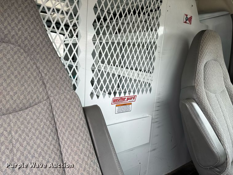 image for item NI9653 2007 Chevrolet Express 2500 van